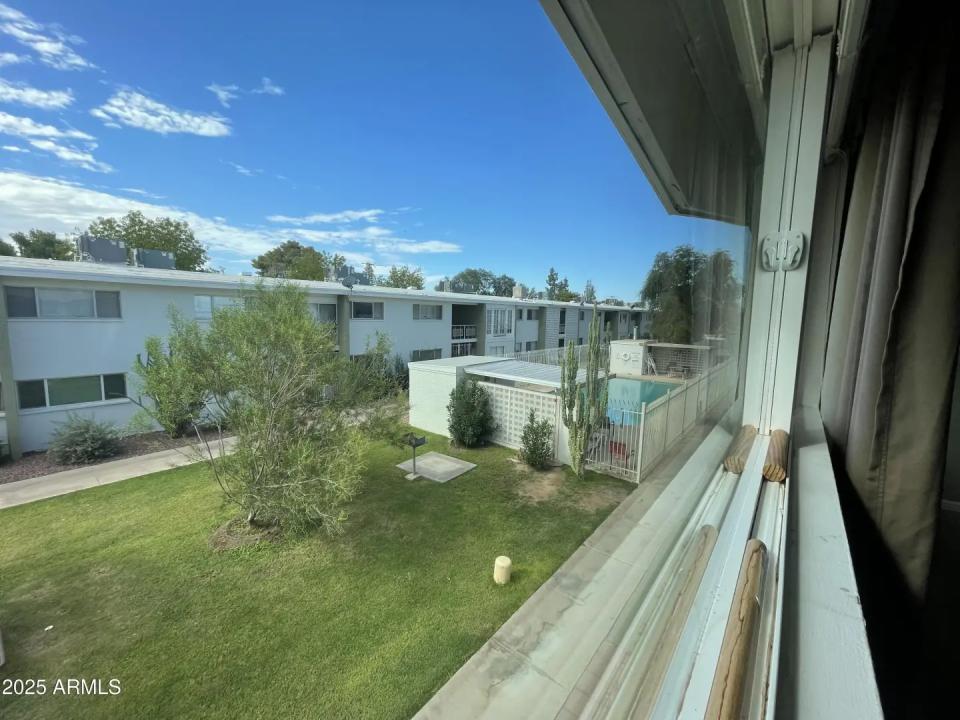 Real Estate Picture 11