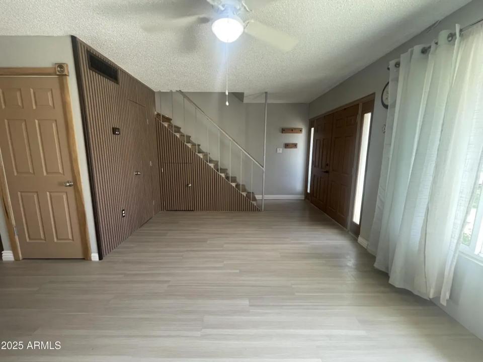 Real Estate Picture 23
