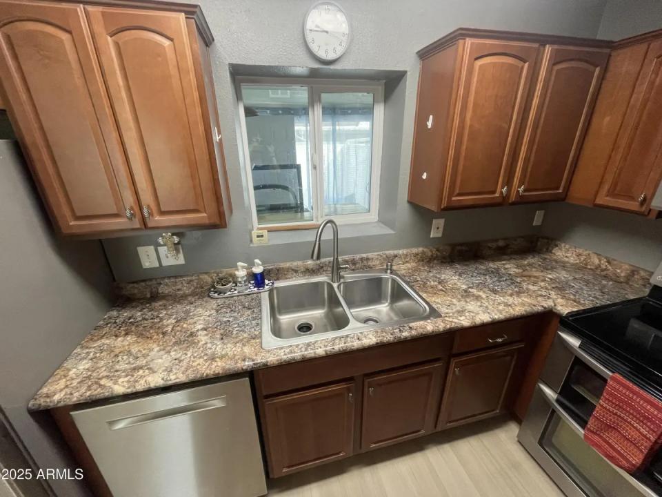 Real Estate Picture 28