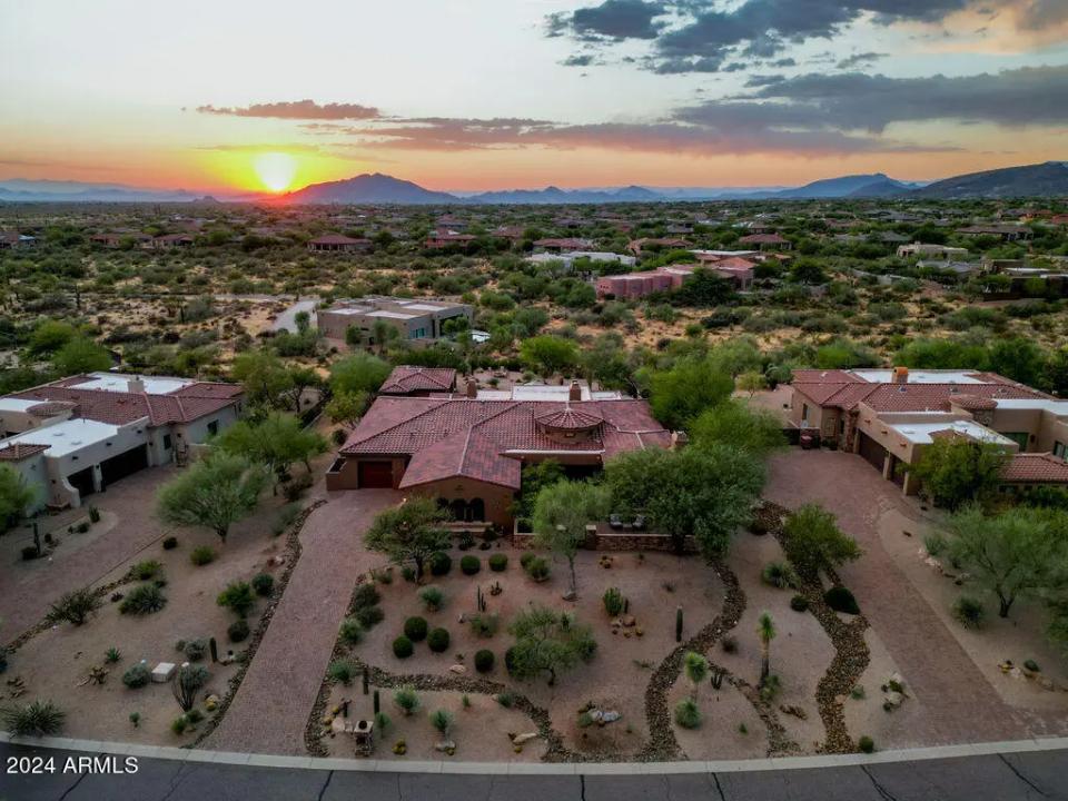 Real Estate Picture 3