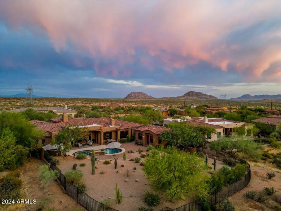 Real Estate Picture 4