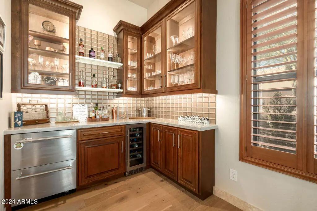 Real Estate Picture 11