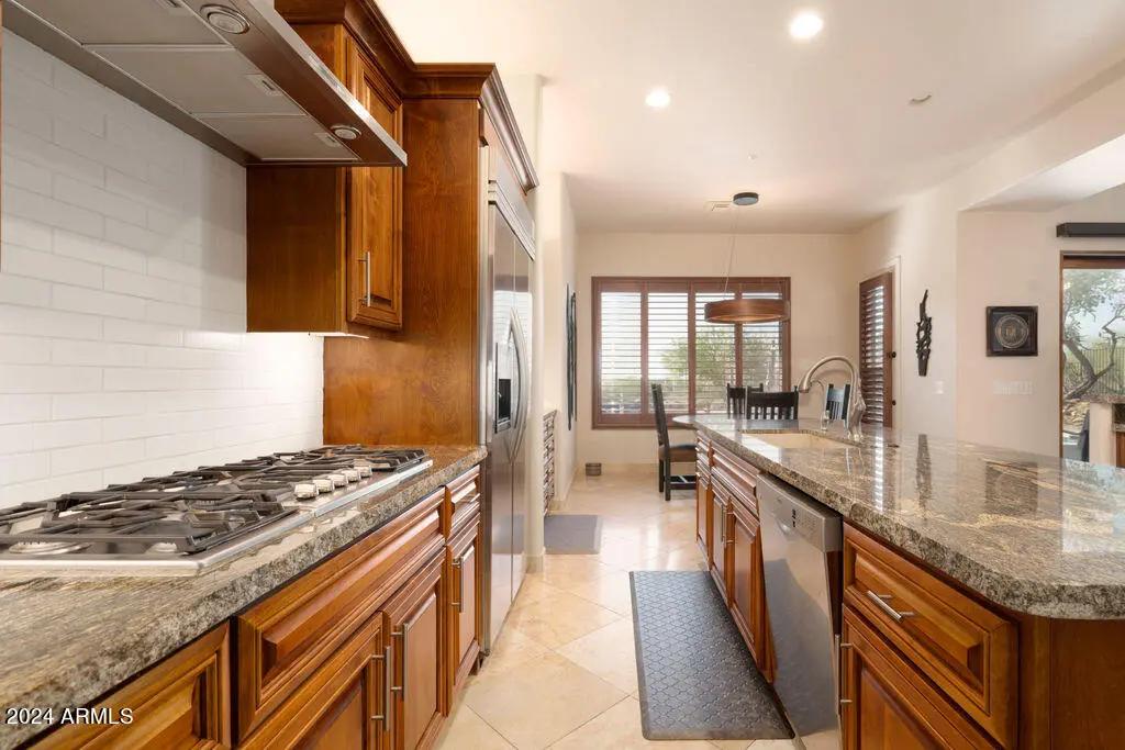 Real Estate Picture 14