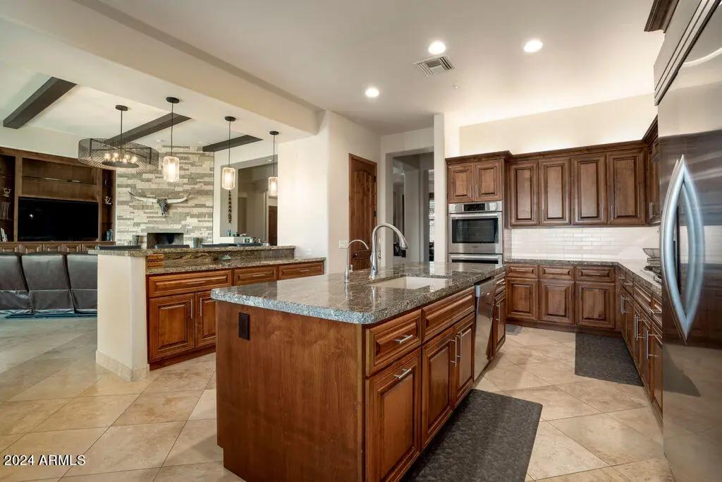 Real Estate Picture 16