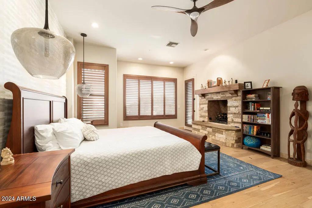 Real Estate Picture 23