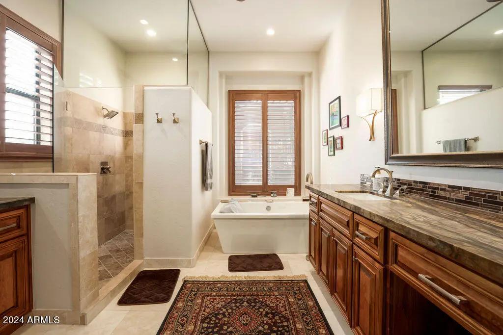 Real Estate Picture 24