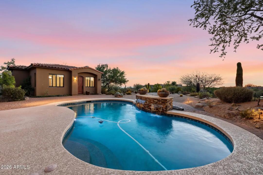 Real Estate Picture 3