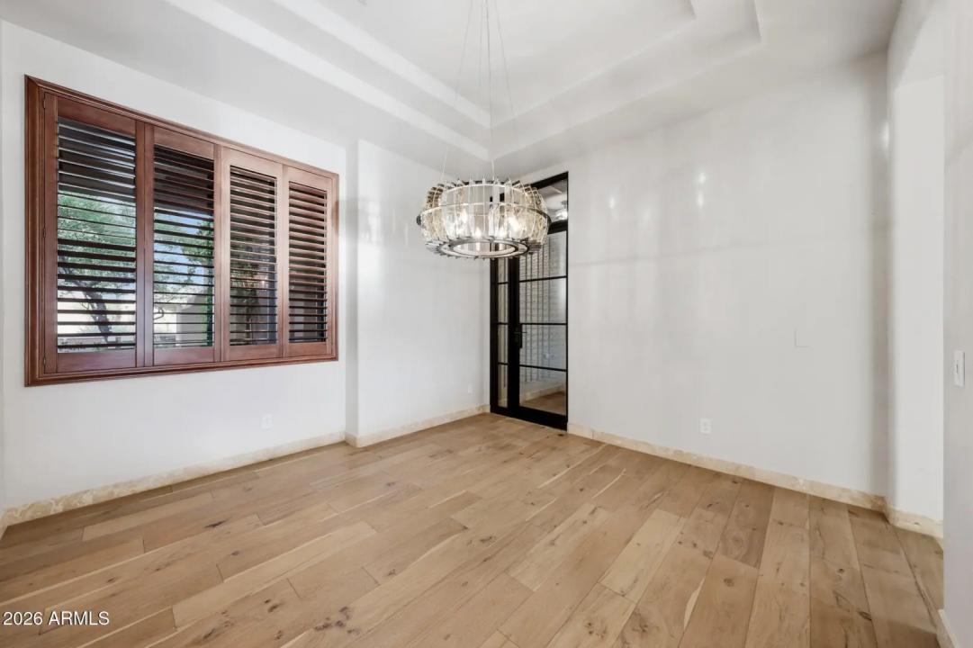 Real Estate Picture 8