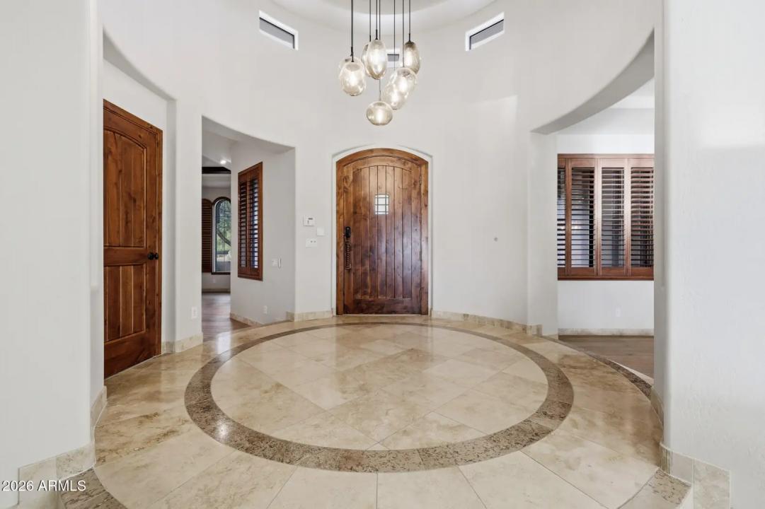 Real Estate Picture 6