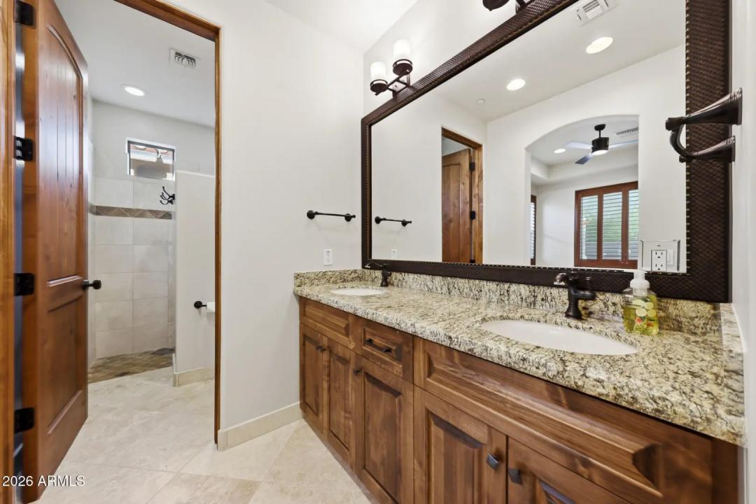 Real Estate Picture 30