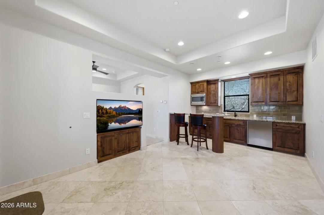 Real Estate Picture 32