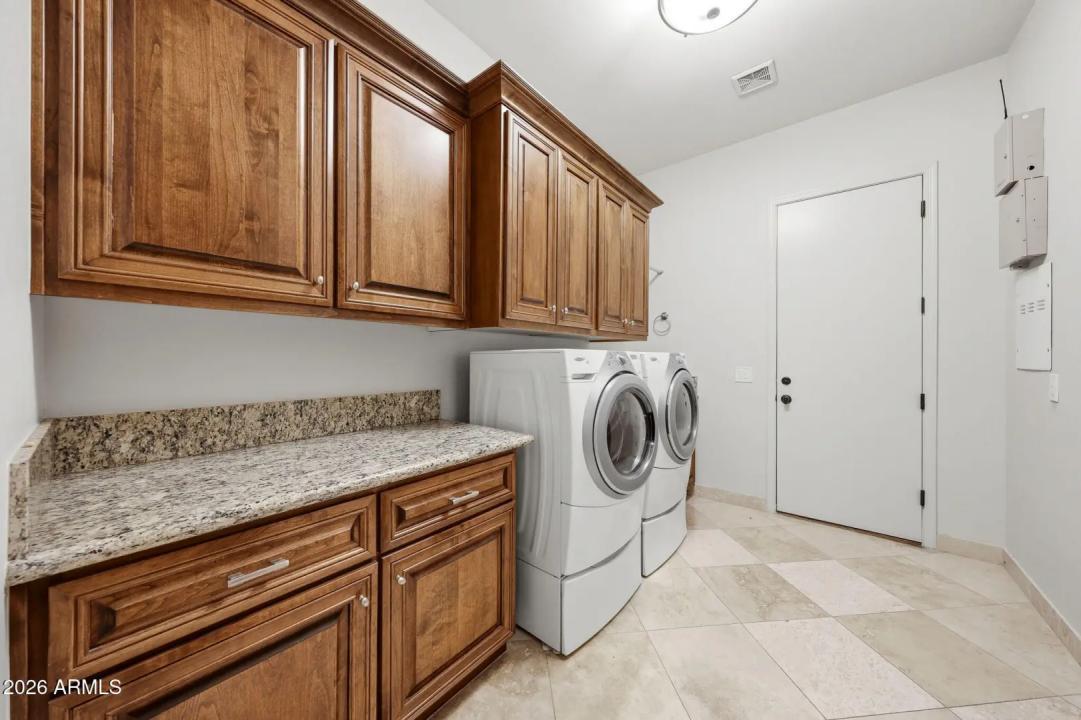 Real Estate Picture 33