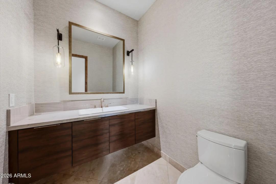 Real Estate Picture 28