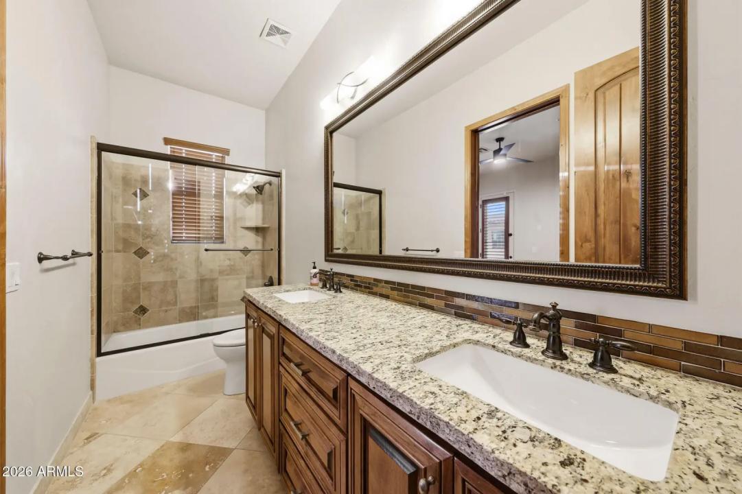 Real Estate Picture 24