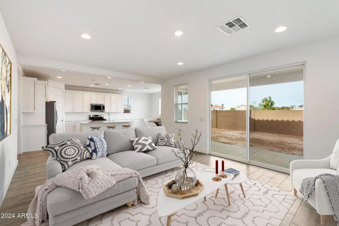 Real Estate Picture 3