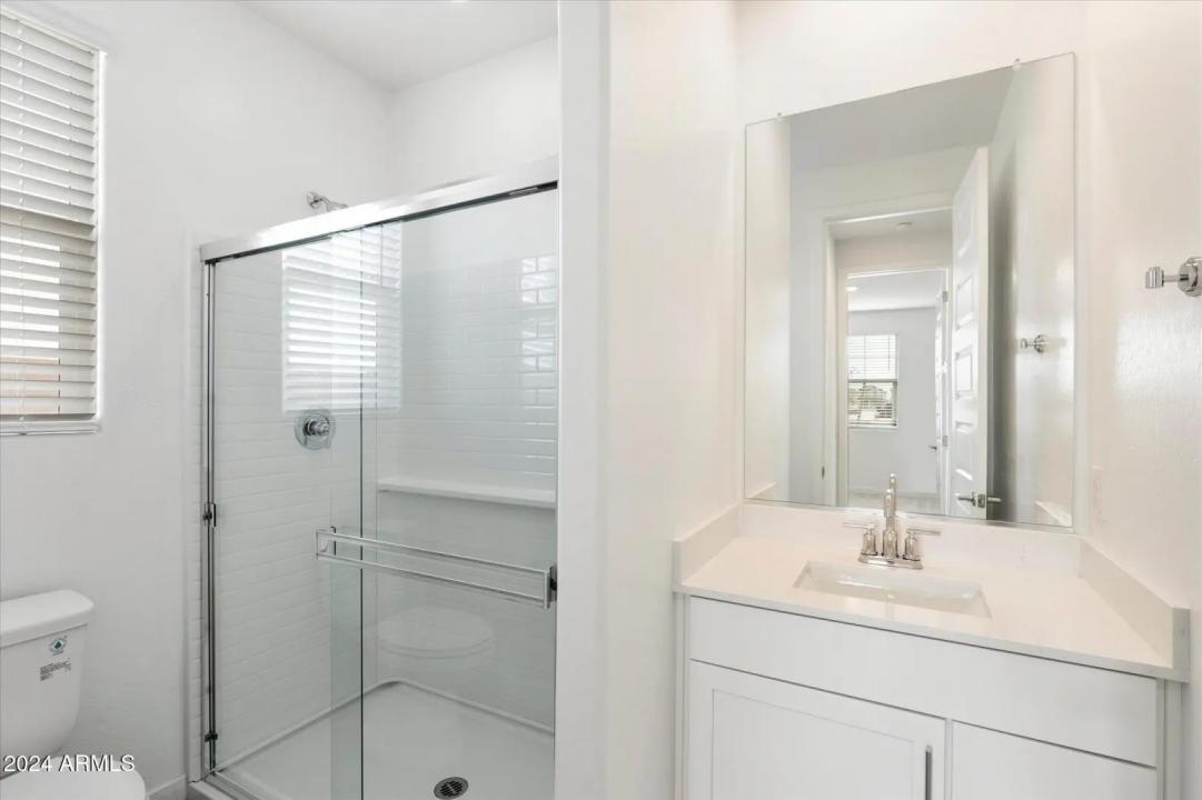 Real Estate Picture 16