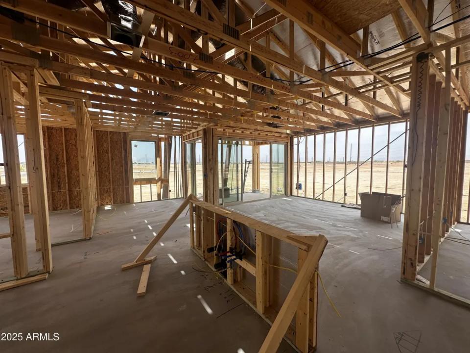 Real Estate Picture 4