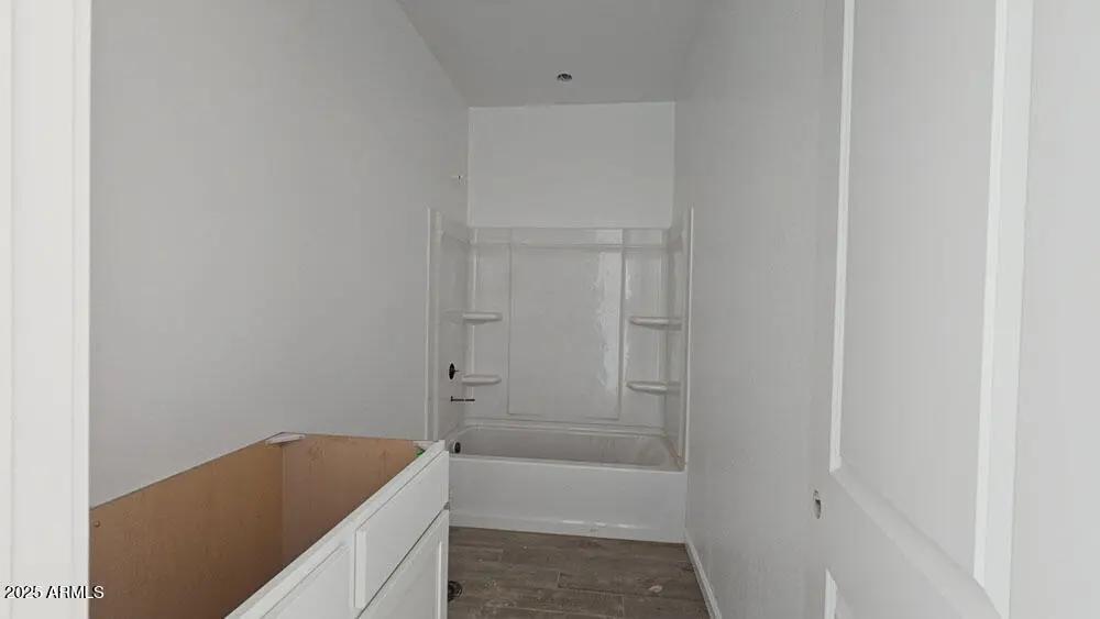 Real Estate Picture 5