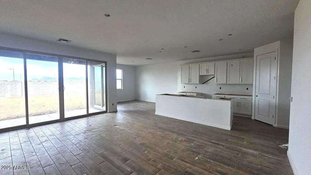 Real Estate Picture 8