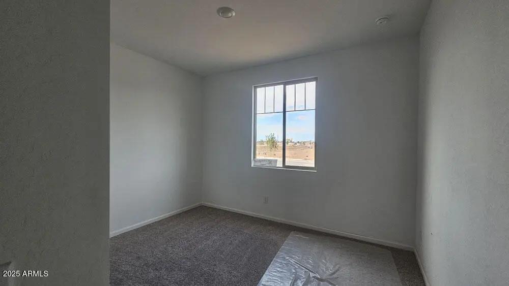Real Estate Picture 4
