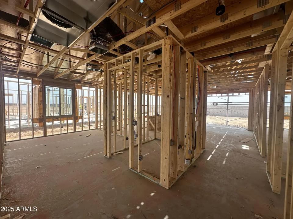 Real Estate Picture 4