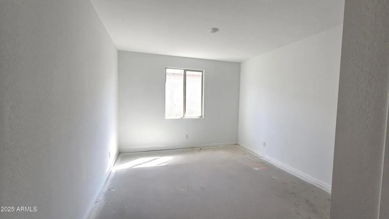 Real Estate Picture 7