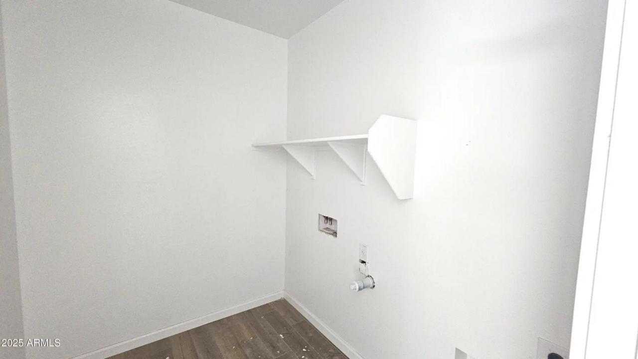 Real Estate Picture 8