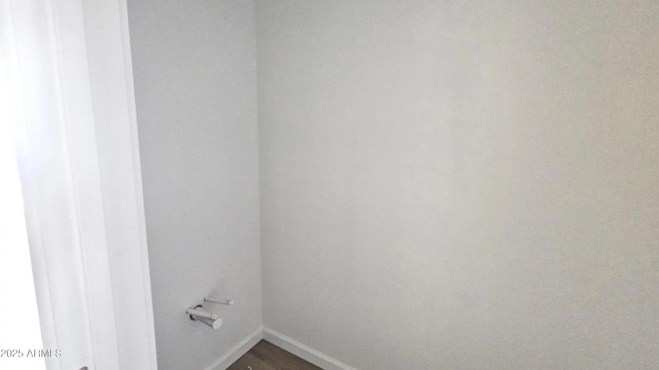 Real Estate Picture 9