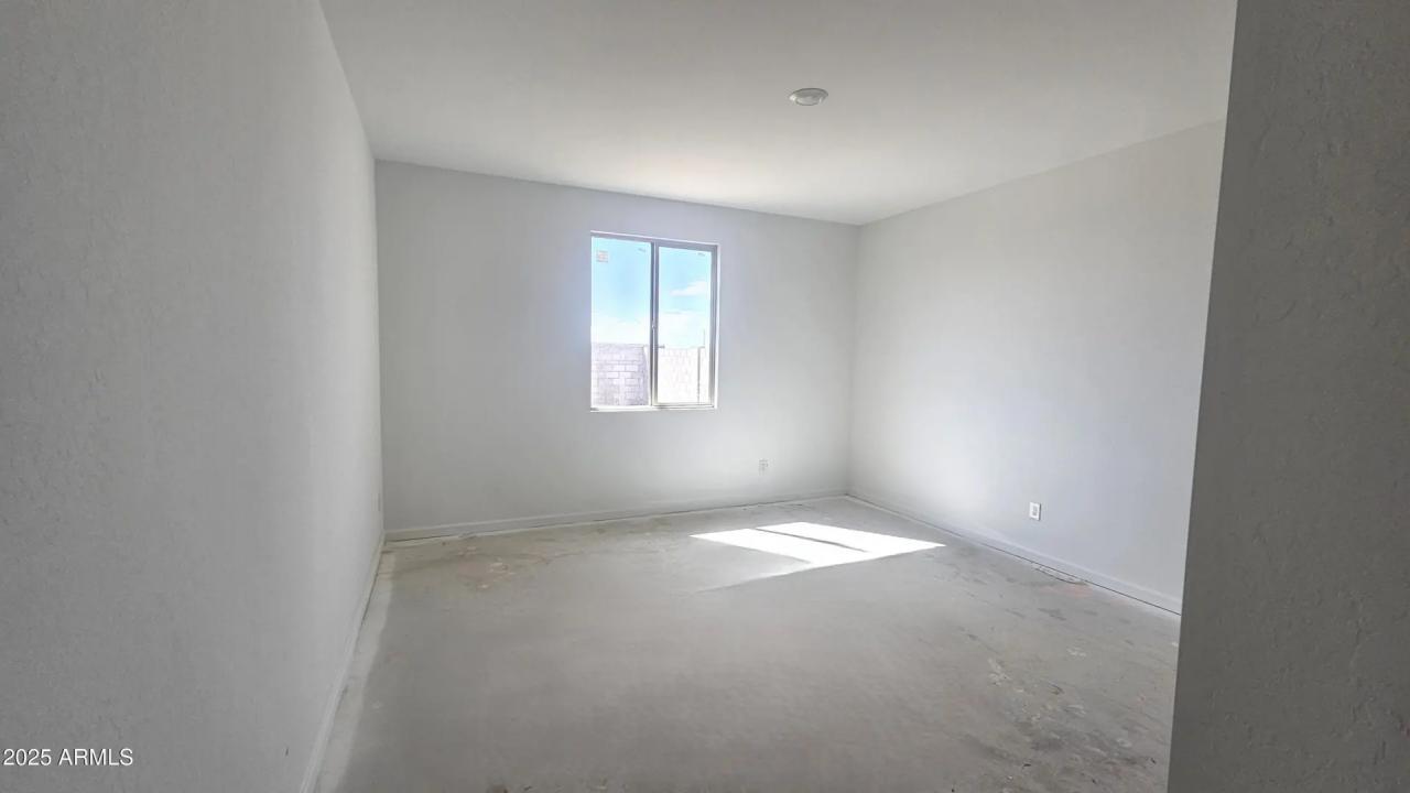 Real Estate Picture 13