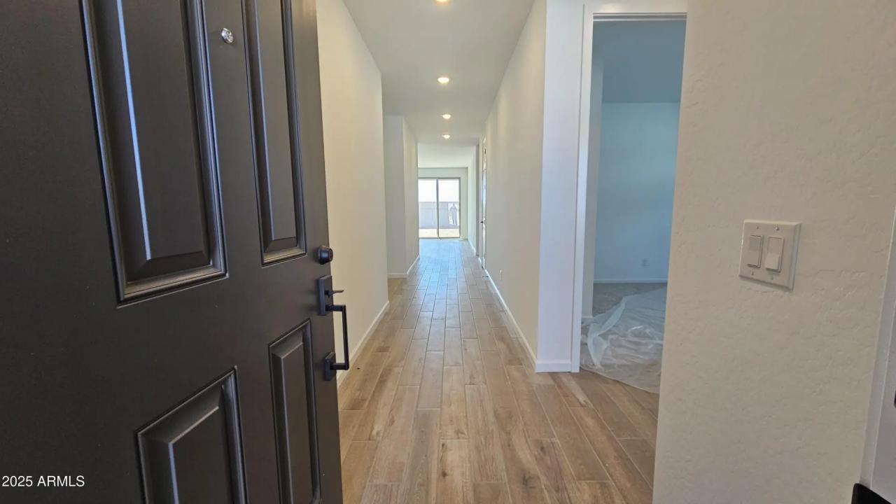 Real Estate Picture 4