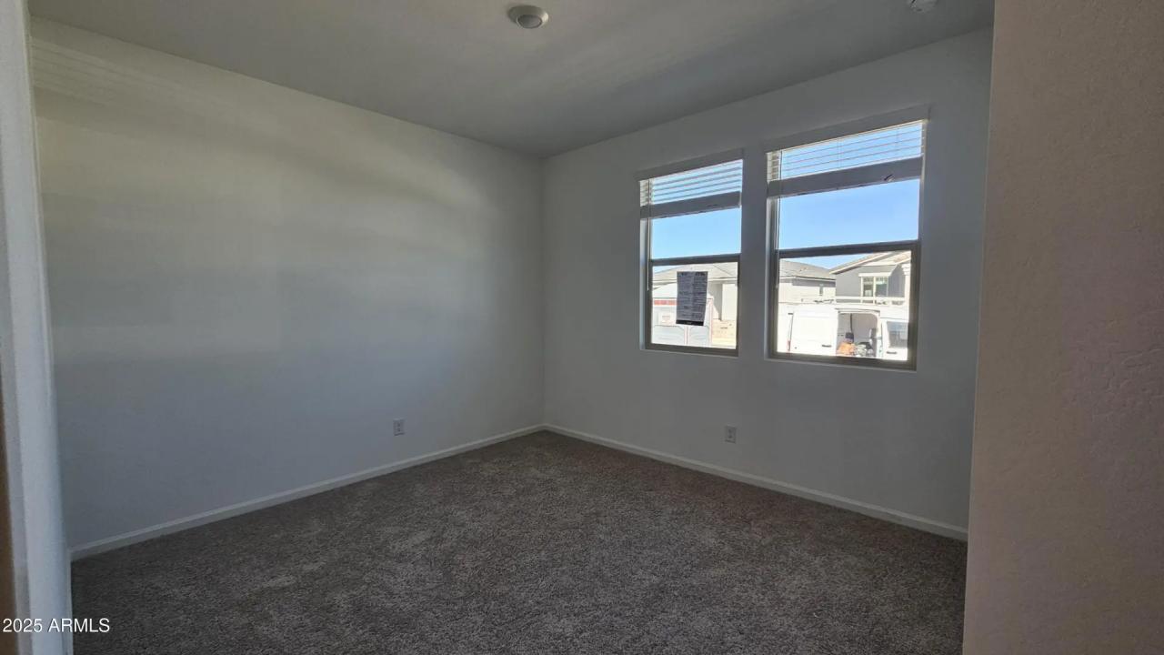 Real Estate Picture 5