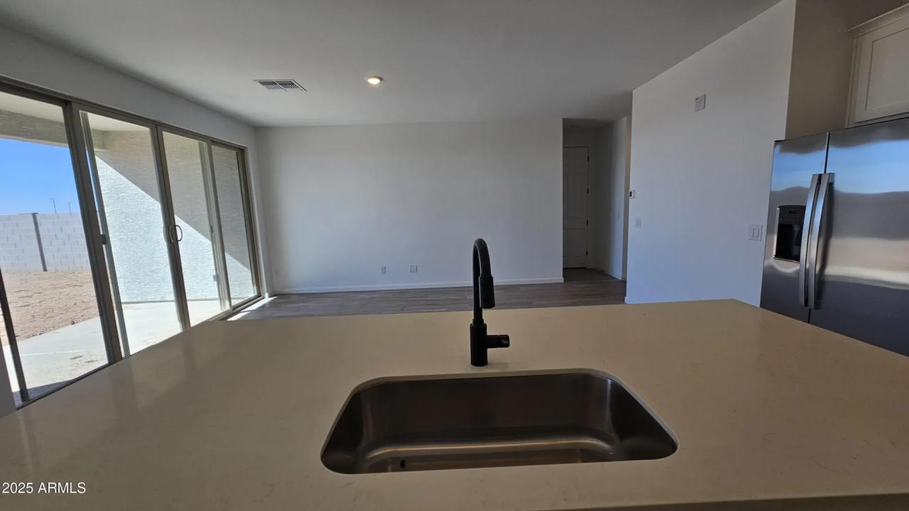 Real Estate Picture 14