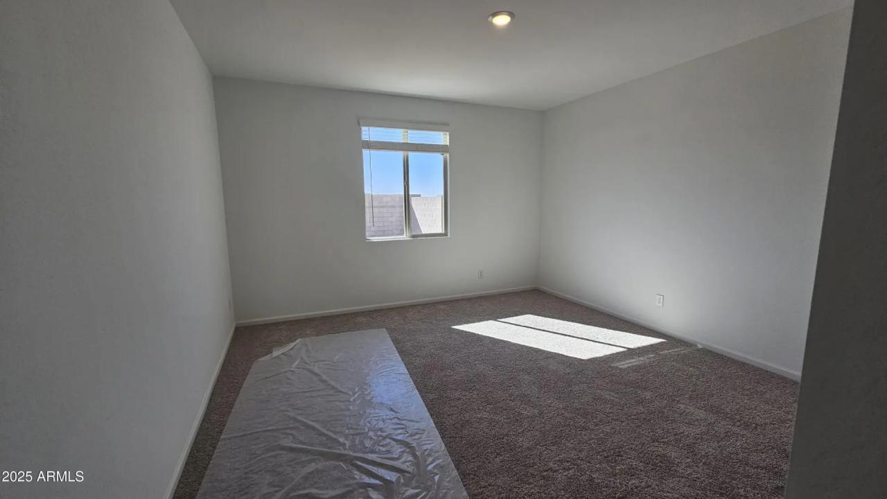 Real Estate Picture 16