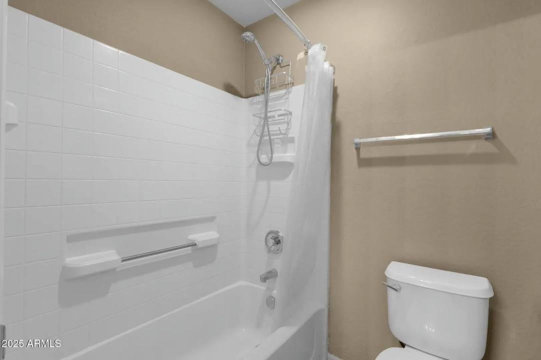 Real Estate Picture 15