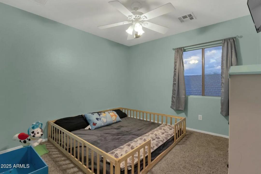 Real Estate Picture 18
