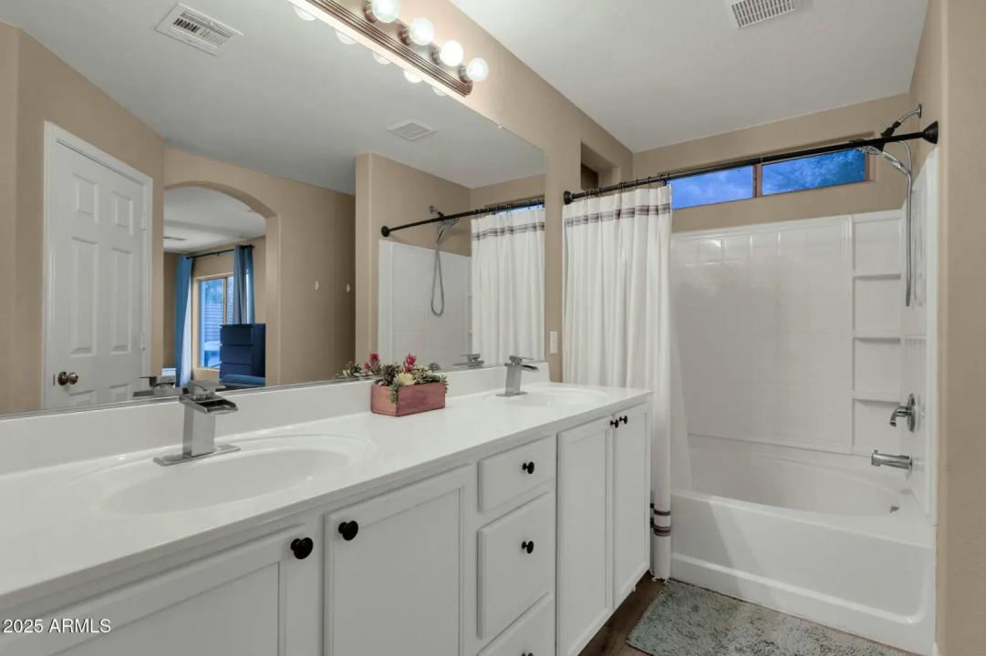Real Estate Picture 20
