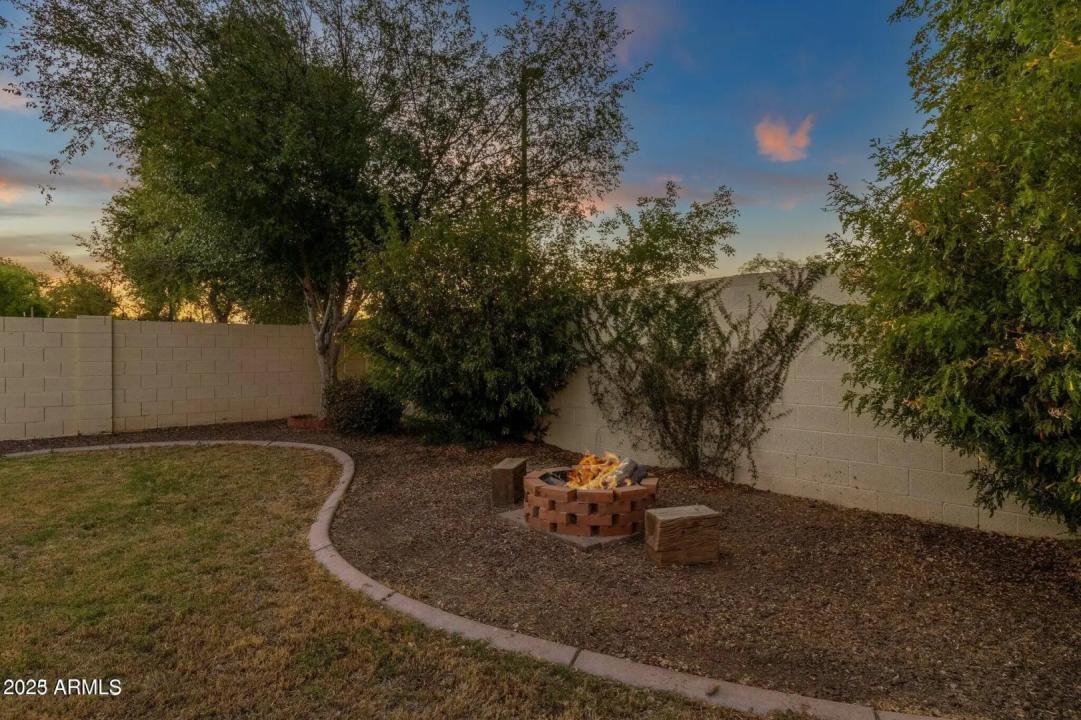 Real Estate Picture 25