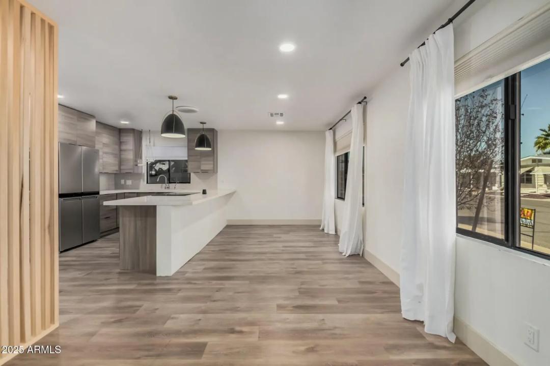 Real Estate Picture 3