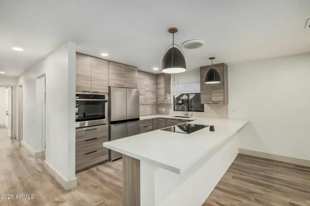 Real Estate Picture 6