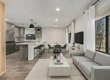 Real Estate Picture 3