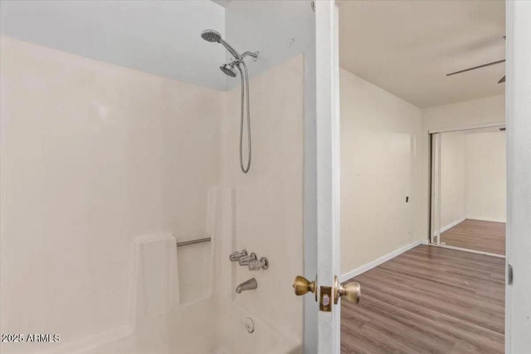 Real Estate Picture 18