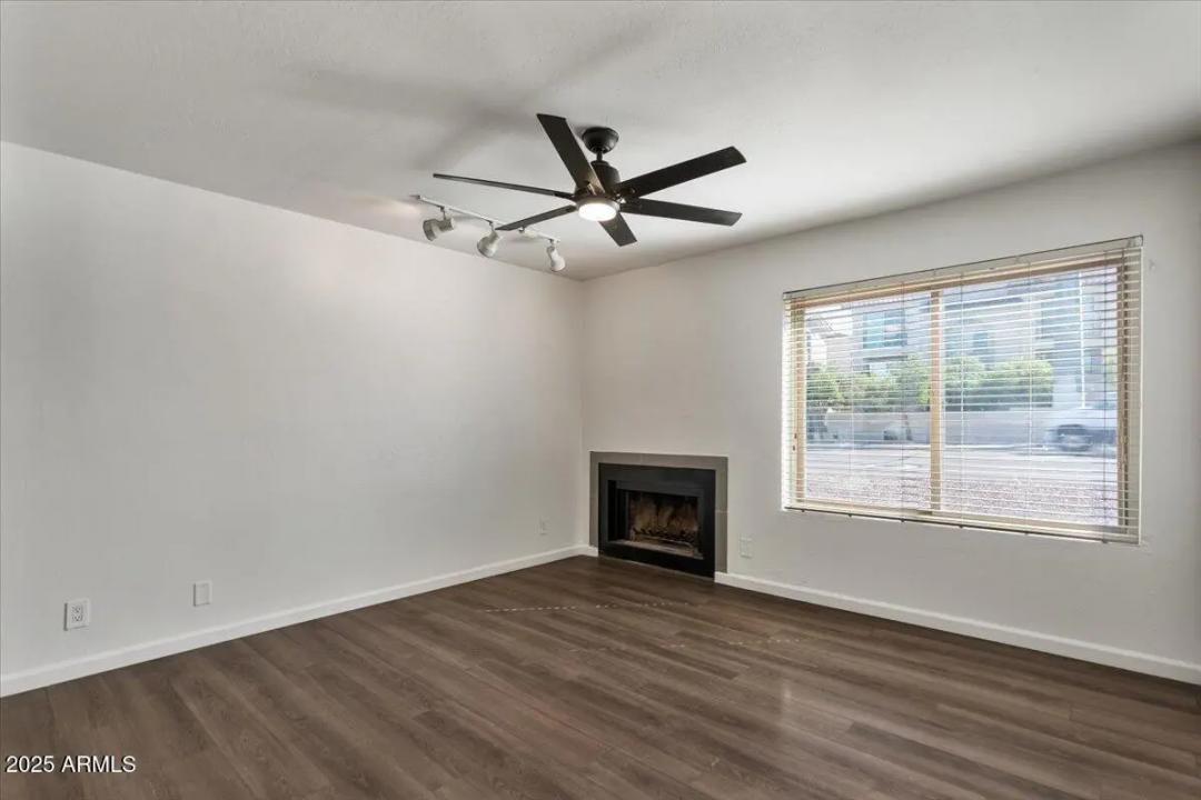 Real Estate Picture 7