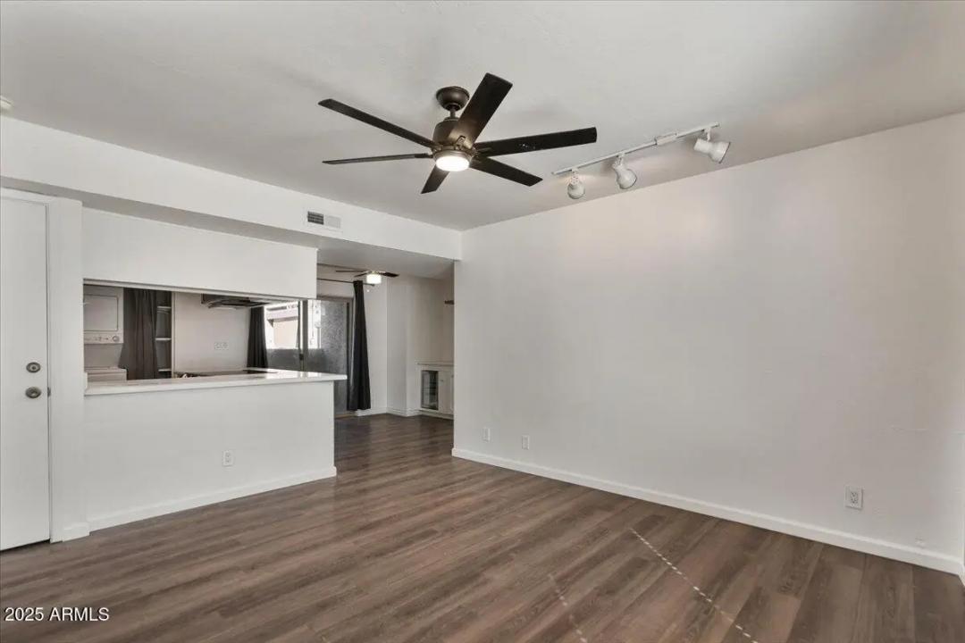Real Estate Picture 9