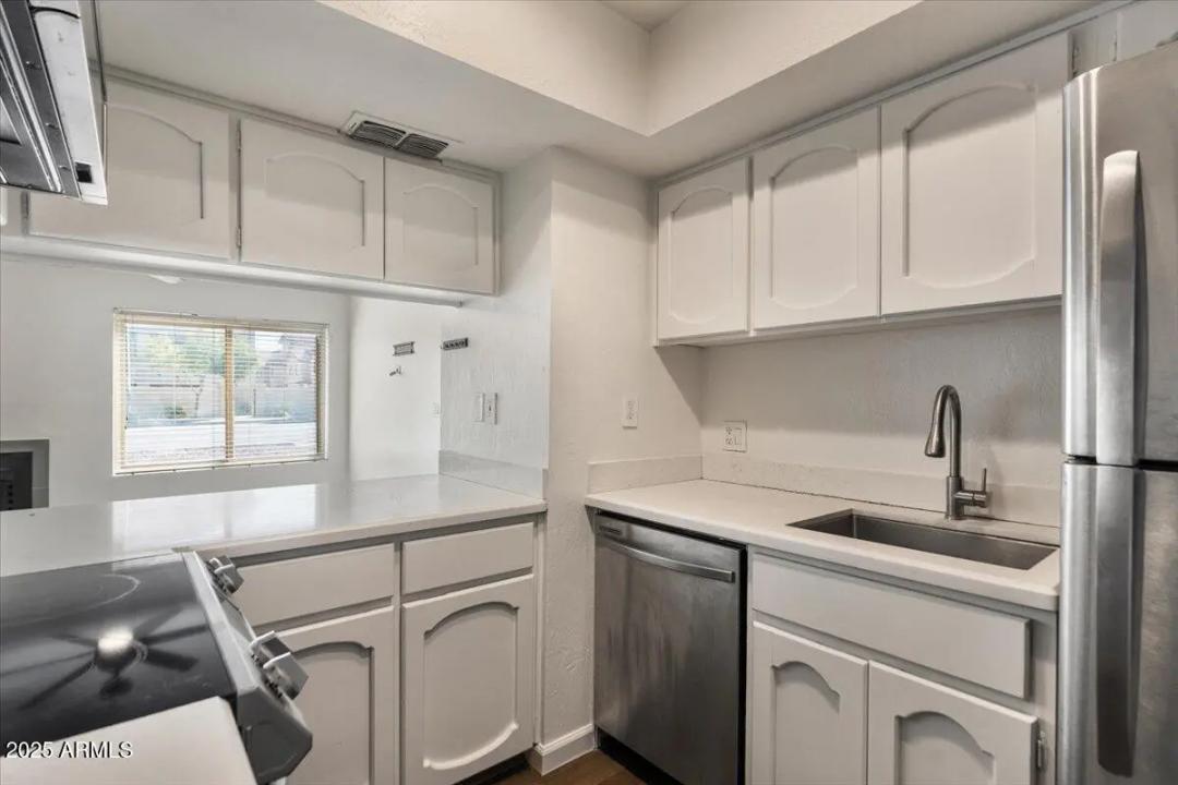 Real Estate Picture 17