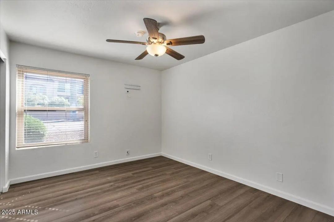 Real Estate Picture 27