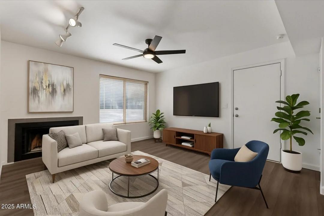 Real Estate Picture 4