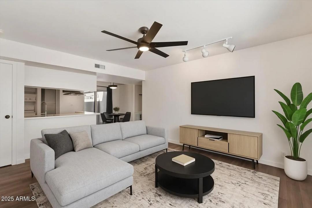 Real Estate Picture 8