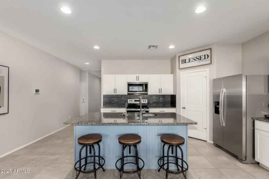 Real Estate Picture 6