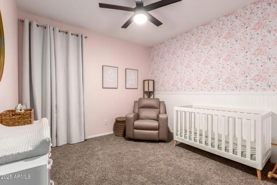 Real Estate Picture 18