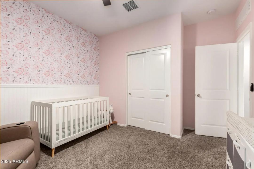 Real Estate Picture 19